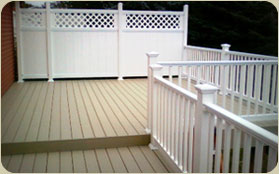 Custom Deck built by Decks by Lee